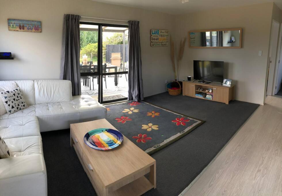 Whitianga Kiwi Bach Villa ภายนอก รูปภาพ